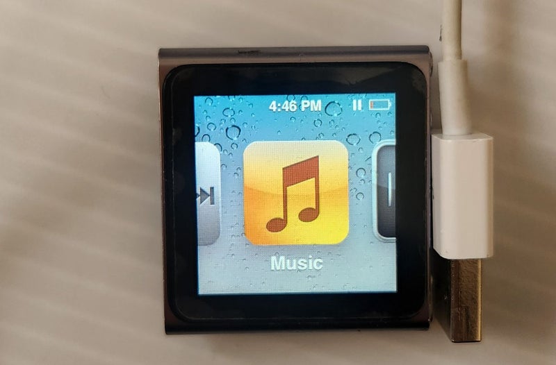 iPod nano 6th generation 16GB space gray with screen protector Carousel 1