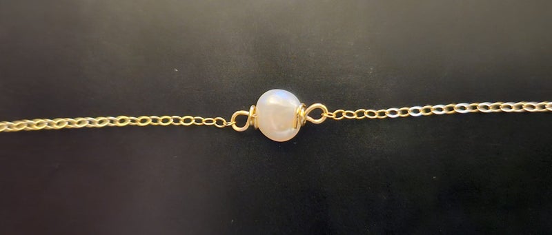 Dalia Kayle Petite Pearl Bracelet Carousel 3