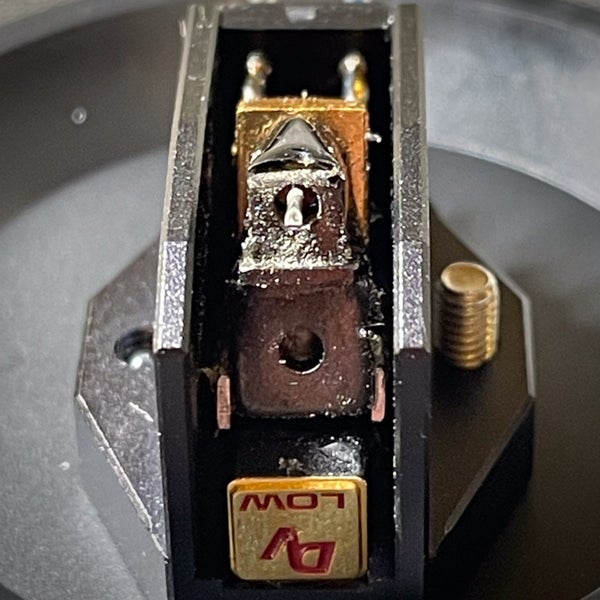 Dynavector DV-20X2L Moving Coil Cartridge Carousel 6