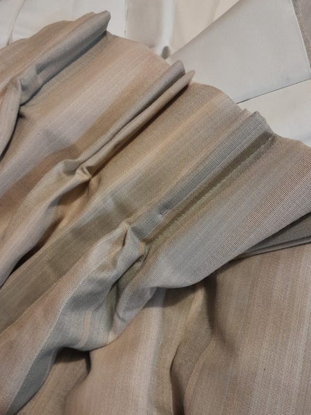 Multiple drapes Ref 200Q Carousel 1