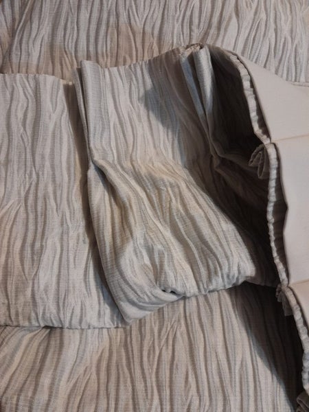 Multiple drapes Ref 224A Carousel 6