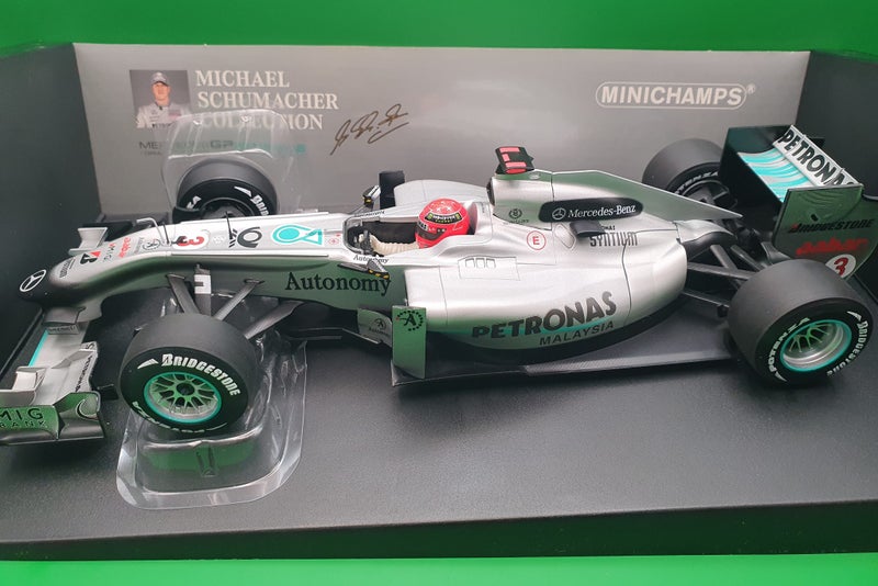 MERCEDES MGP W01 - MICHAEL SCHUMACHER #3 - 2010 GP SEASON 1/18 Carousel 1
