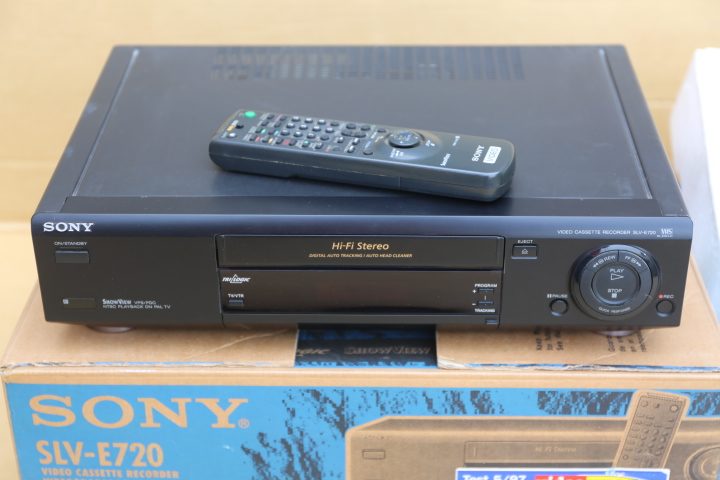 Sony SLV-E720 Video Cassette Recorder / Player VHS Carousel 1