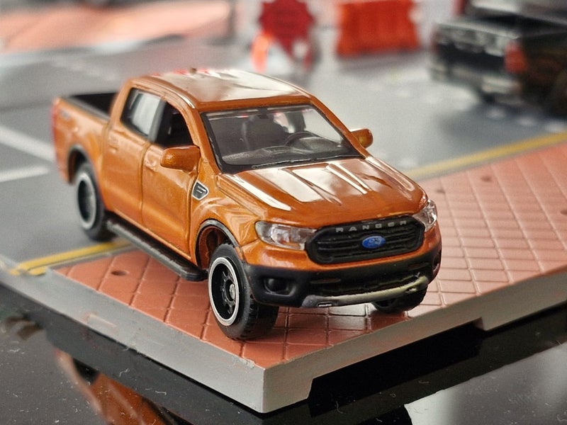 Ford Ranger 2019 Orange 1/72 Carousel 1