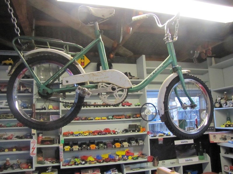 Retro 1971 ( Healing Sixteen Childs Bike ) Cool Collectable Bike Carousel 1