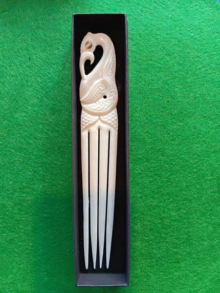 Bone Carving - Large Manaia Heru in Giftbox Carousel 2