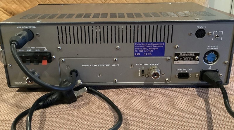 Kenwood R2000 Shortwave Receiver Carousel 2