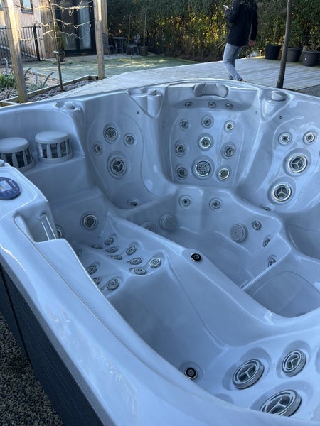 SPA - Alpine Elite Kingston62932725781379114