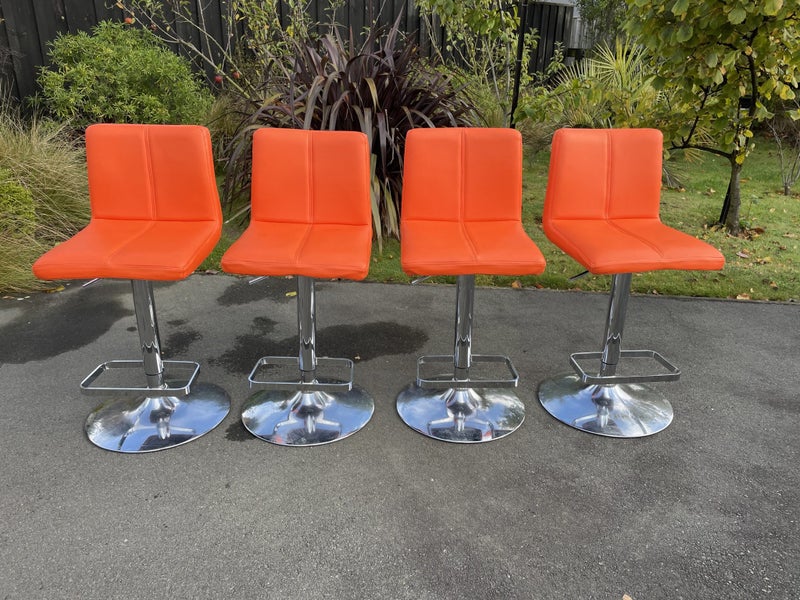 4 x Breakfast Bar Chairs $1 reserve Carousel 9