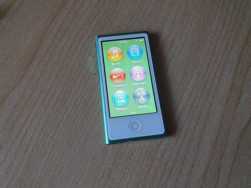 iPod Nano 7th Gen 16gb Carousel 2