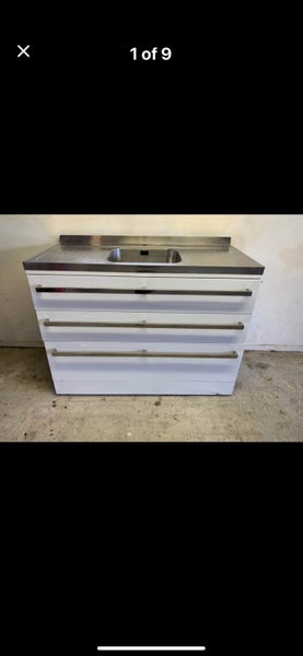 Laundry Tub / Hibiscus Coast Carousel 1