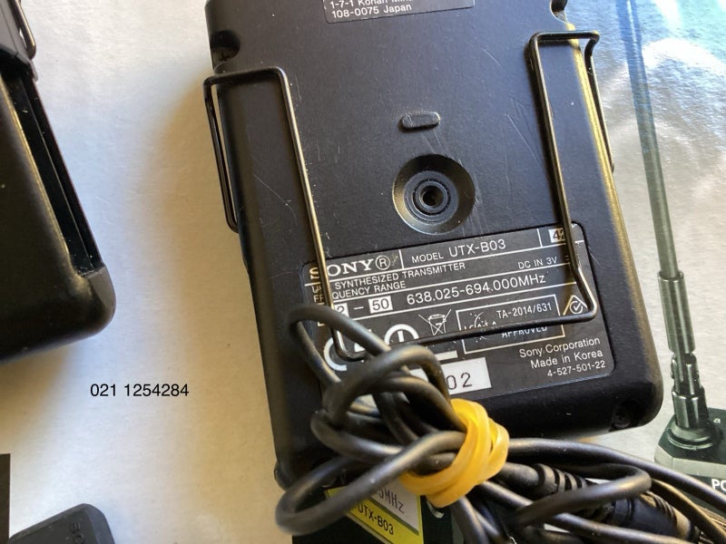 Sony UWP D11 radio UHF mic system Carousel 3