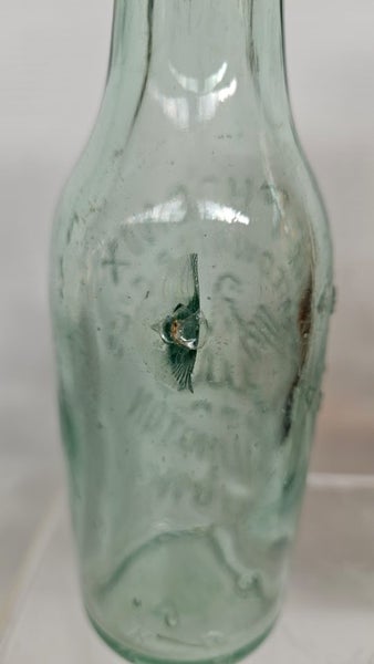 4 x The Phoenix Wellington & Petone crown top bottles Carousel 2