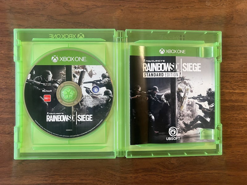 Rainbow Six Siege: Standard Edition (CIB) - Xbox One Carousel 2