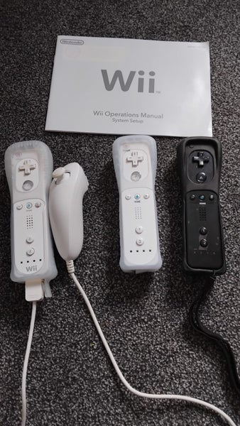 Ninetndo Wii Console, Controllers and Games bundle Carousel 3