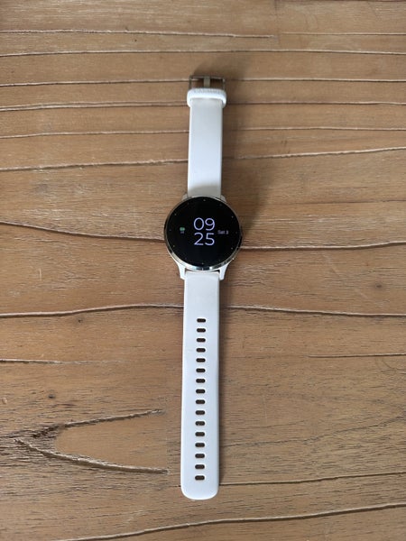 Garmin Venu 3S Ivory / Soft Gold Carousel 1