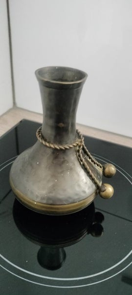Small Brass vase Carousel 2