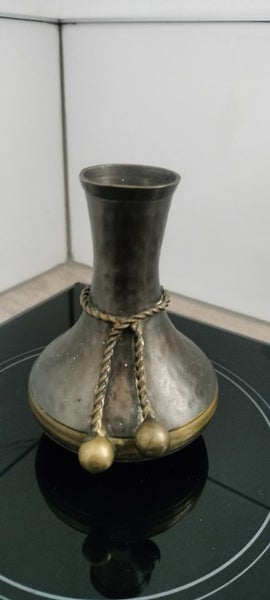 Small Brass vase Carousel 1