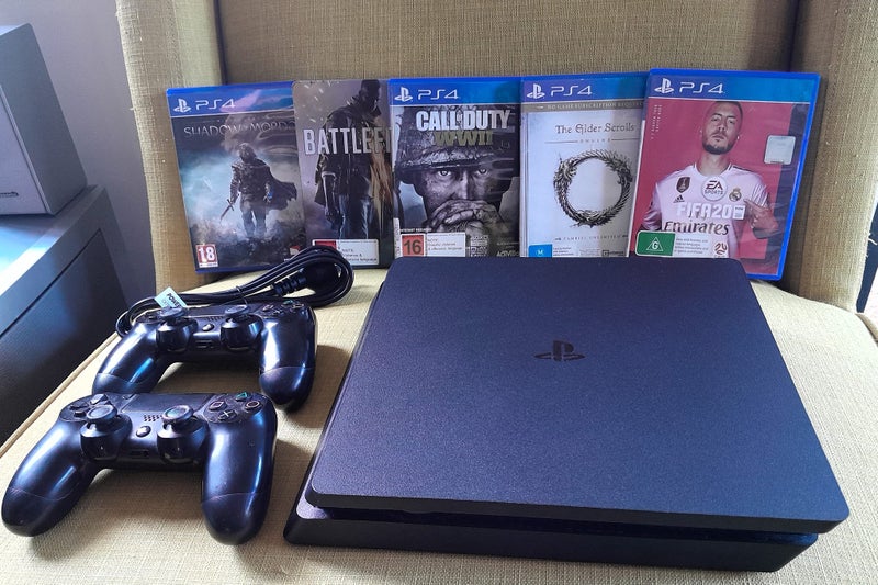 PlayStation 4 Bundle Carousel 1