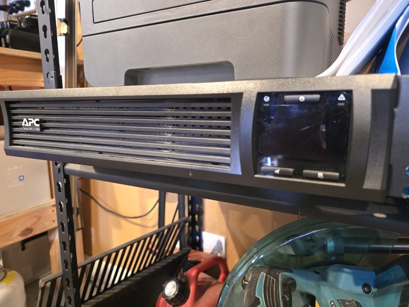 APC Smart-UPS C1000 UPS Carousel 2