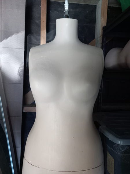 Plus Size mannequin Fibre glass torso & legs on heavy duty stand Carousel 12