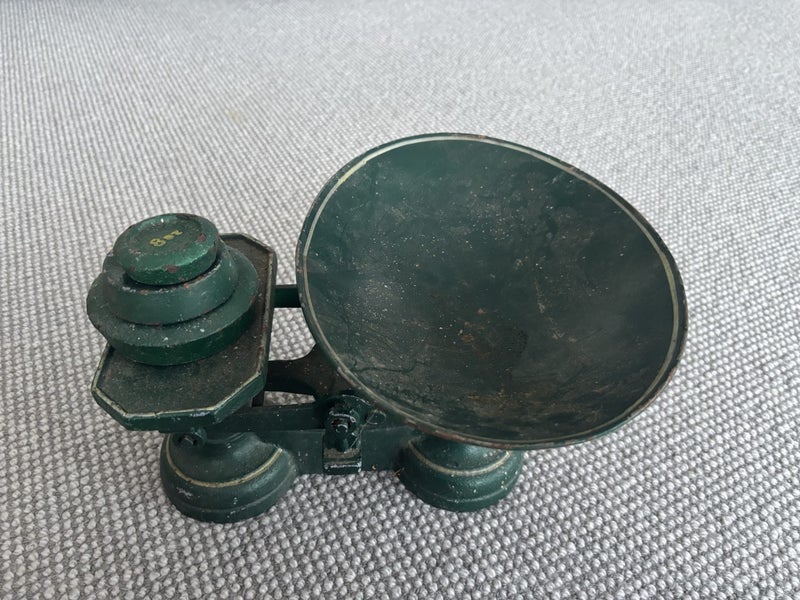 Old fashioned weighted scales Carousel 9