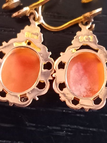 ESTATE SALE - Cameo 9ct Gold Earings Carousel 2