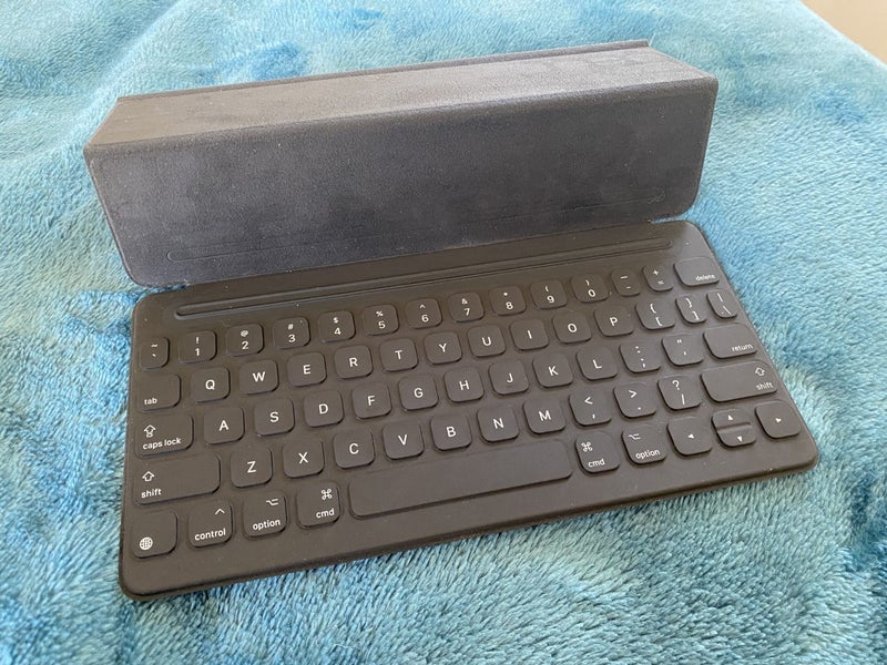 iPad Smart Keyboard Carousel 1