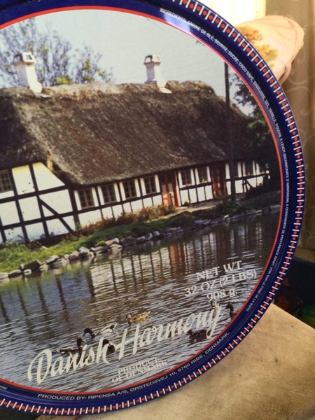 ROUND BISCUIT TIN DANISH HARMONY Carousel 2