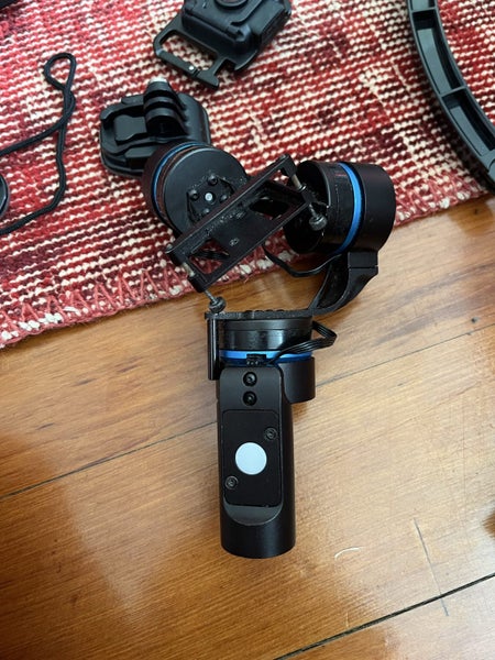 GoPro hero 4 + accessories Carousel 10