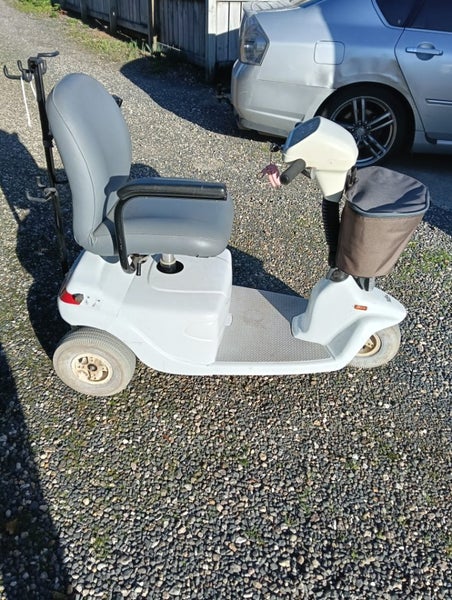 Fisher &Paykel Mobility Scooter Carousel 1