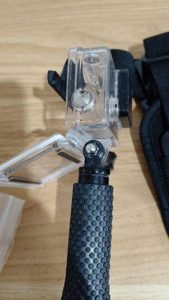 GoPro Hero 4 with accessories Carousel 9