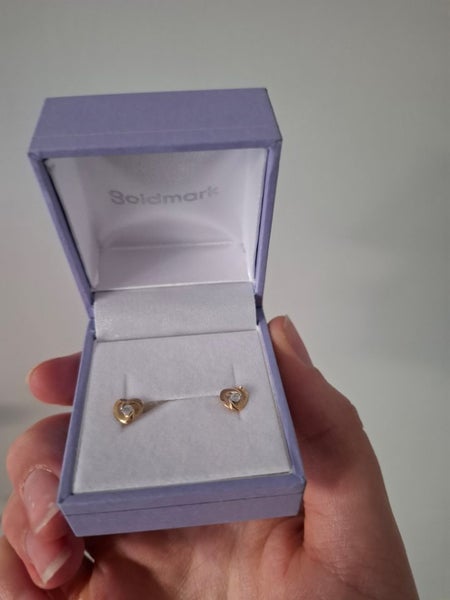9ct Dimond heart studs Carousel 1