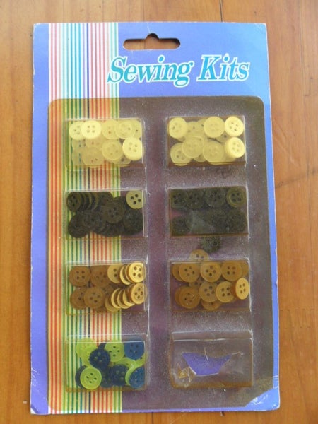 Card of Assorted Small Buttons Carousel 1