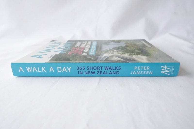 A Walk a Day: 365 Short Walks in New Zealand (SKU BK44) Carousel 2
