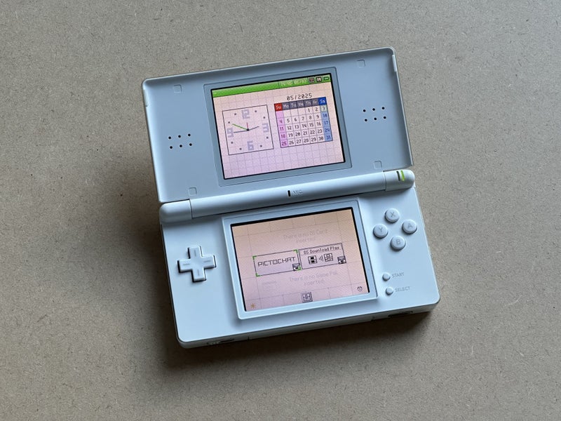 White Nintendo DS lite Carousel 1
