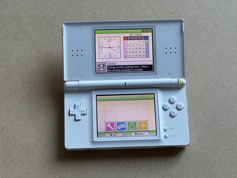 White Nintendo DS lite Carousel 11