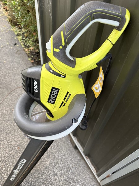 Ryobi hedge trimmer - 600W electric Carousel 1