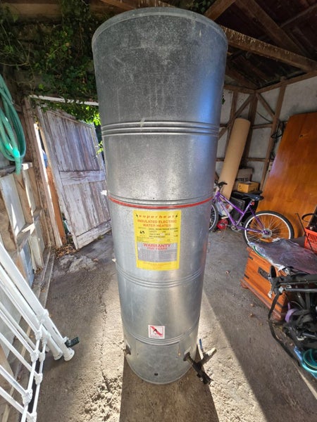 Hot water cylinder Carousel 1