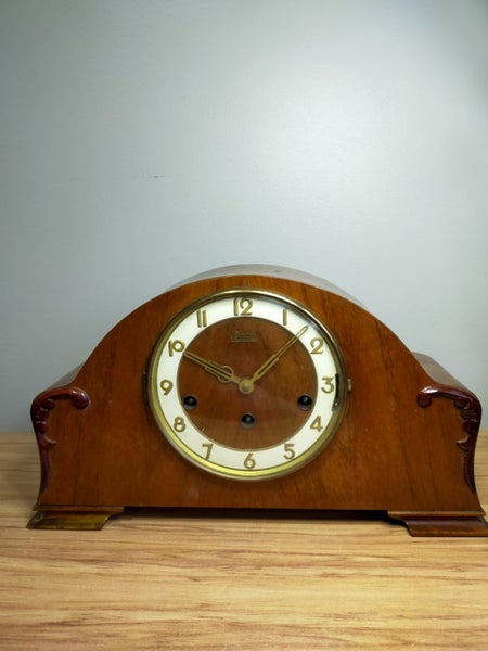 Hermle SchwebeAnker Mantle Clock Carousel 1