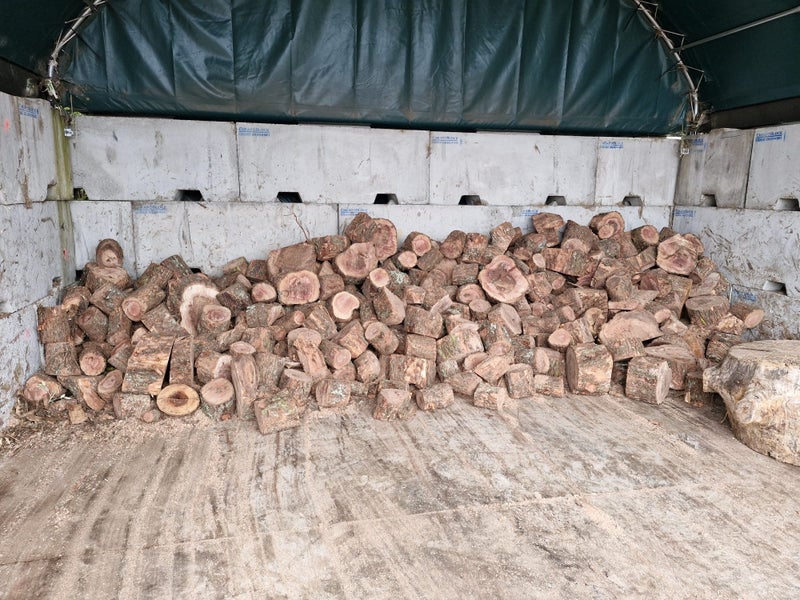 Pohutukawa firewood Carousel 1