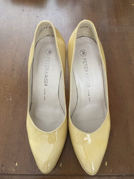Peter Kaiser pumps Carousel 3