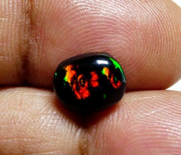 $1RE 1.73CT UNHEATED CUSHION RAINBOW FLASHING 100% NATURAL BLACK OPAL Carousel 1