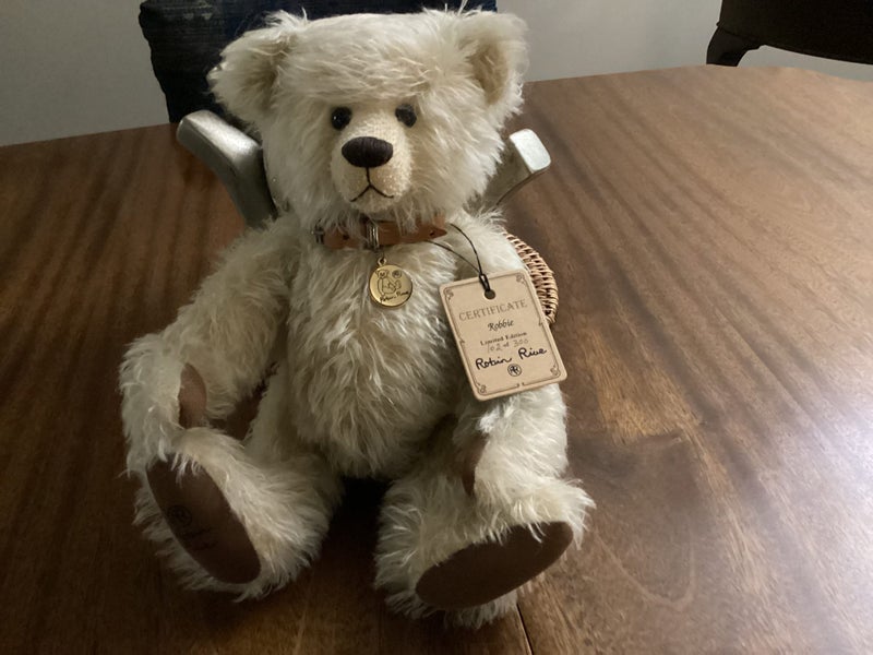 Robin Rive Robbie Bear Carousel 1