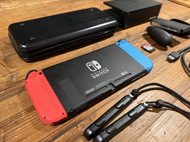 Nintendo Switch v2 + Game + Case Carousel 4