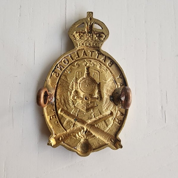 WW1 NZ railway battalion cap badge Carousel 2