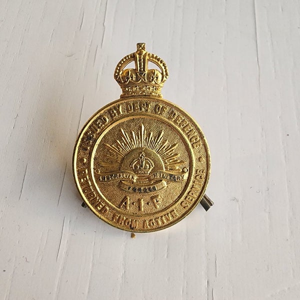 Australian returnee from active service badge Carousel 1