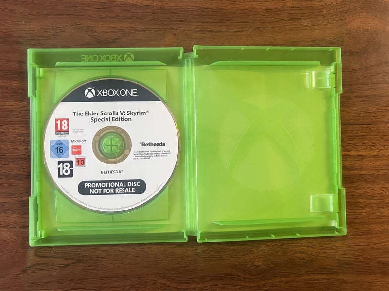 Elder Scrolls V: Skyrim Special Edition – Promotional Copy - (Xbox One) Carousel 2