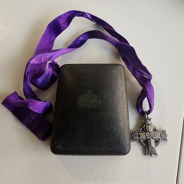 RNZNVR Memeorial Cross to Pilot Carousel 2