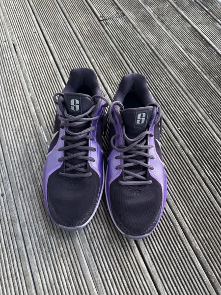 Basketball shoes Carousel 1